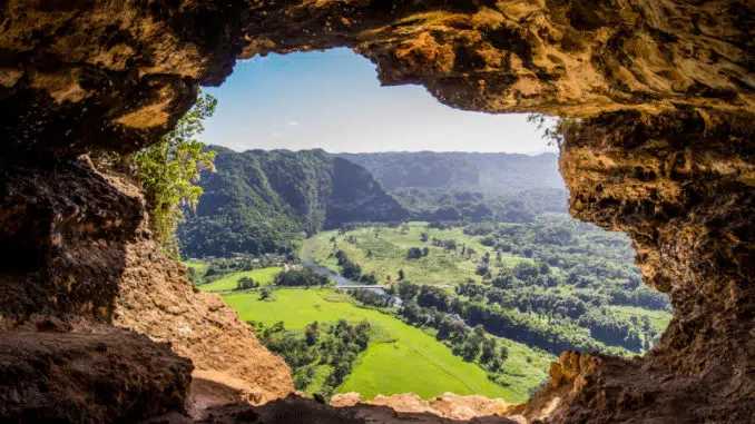 différence entre grotte et caverne