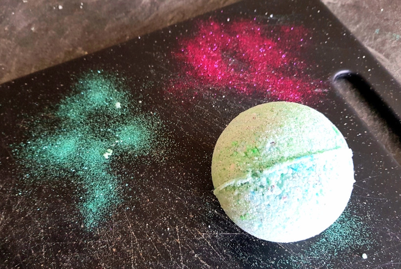 Making bath bombs