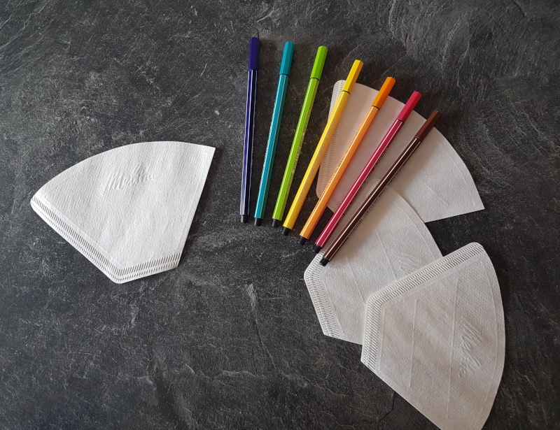 draw a lign of color on coffee filter
