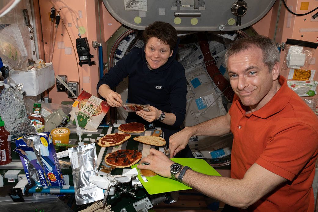 préparer des pizzas dans l'espace